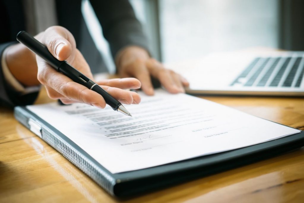 Employment Contracts Include Under UAE Labor Law